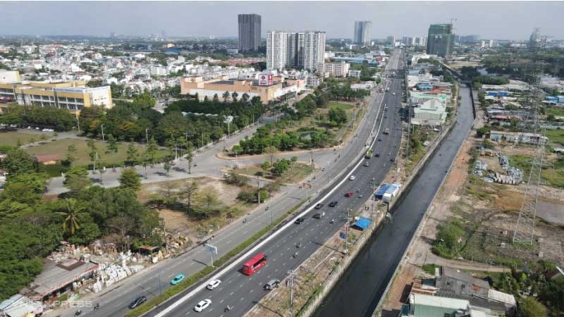 Đại Lộ Thương Mại Sầm Uất Dọc Tuyến Quốc Lộ 13